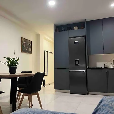 Modern In Heart Of Apartment